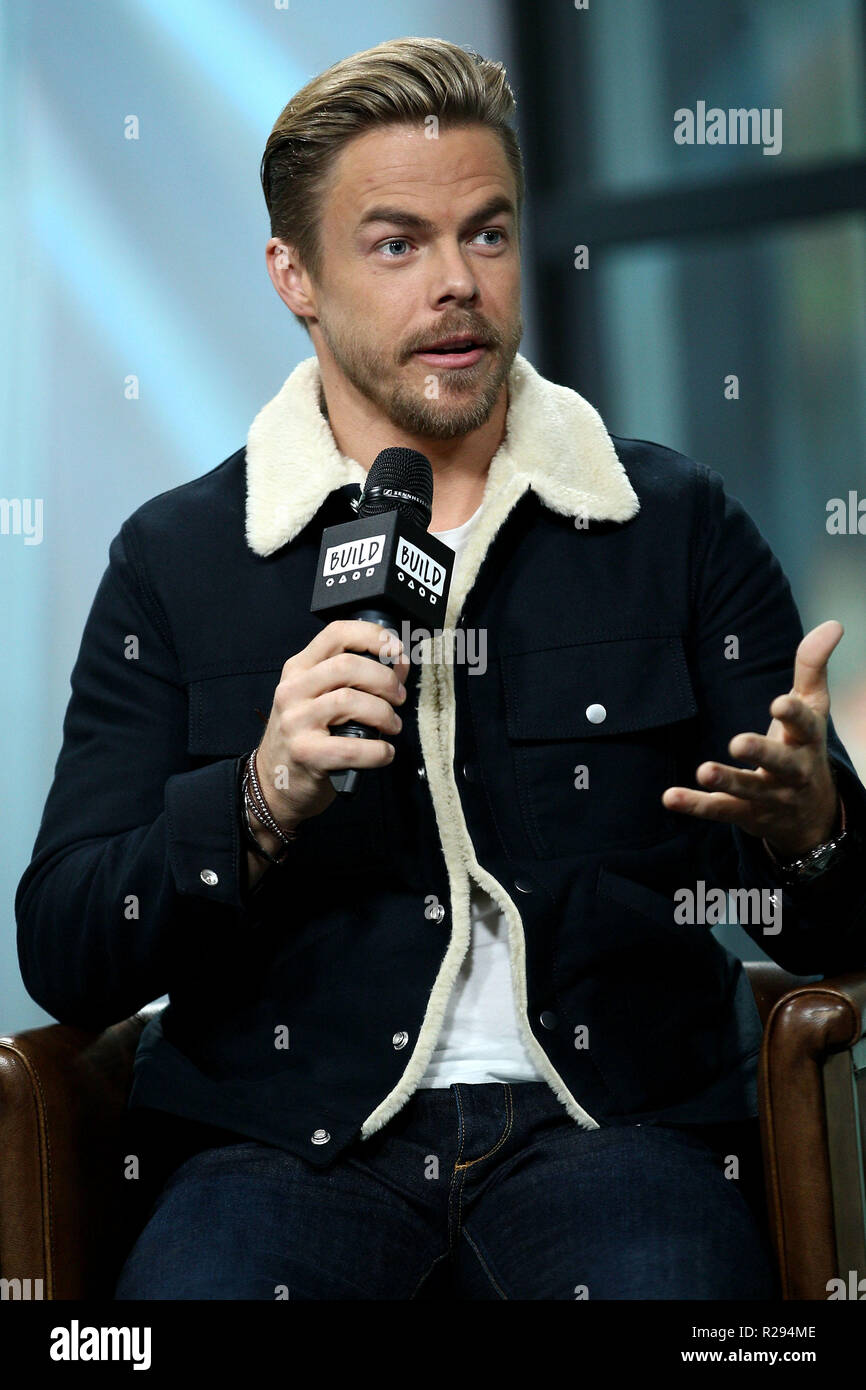 NEW YORK, NEW YORK - November 01: Build stellt Derek Hough Diskussion der "Movember"-Stiftung am Bau Studio am 1. November 2017 in New York City. (Foto von Steve Mack/S.D. Mack Bilder) Stockfoto