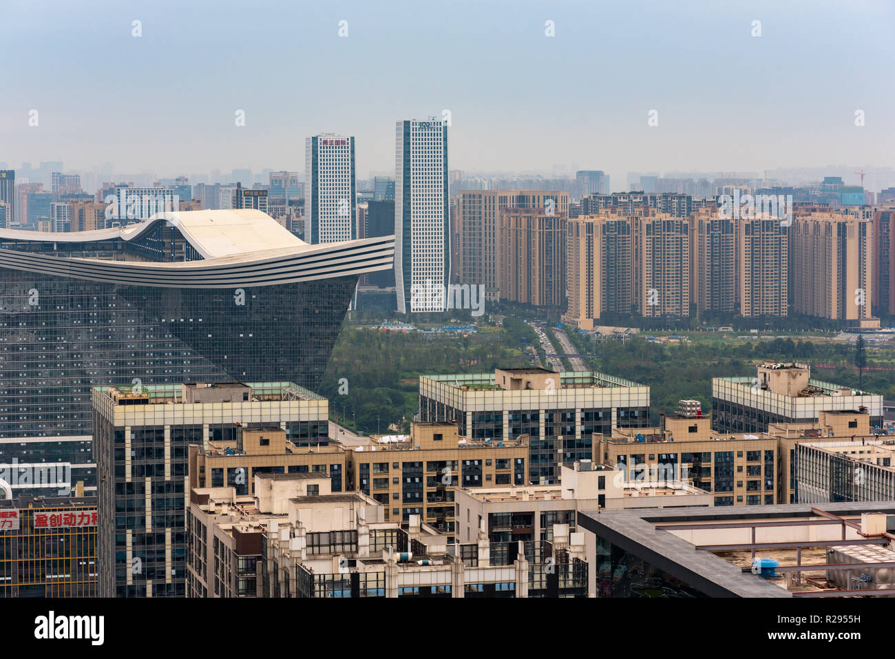 Chengdu, Provinz Sichuan, China-Sept 30, 2018: Skyline mit New Century City global Center und Wolkenkratzer im südlichen Teil der Stadt Stockfoto