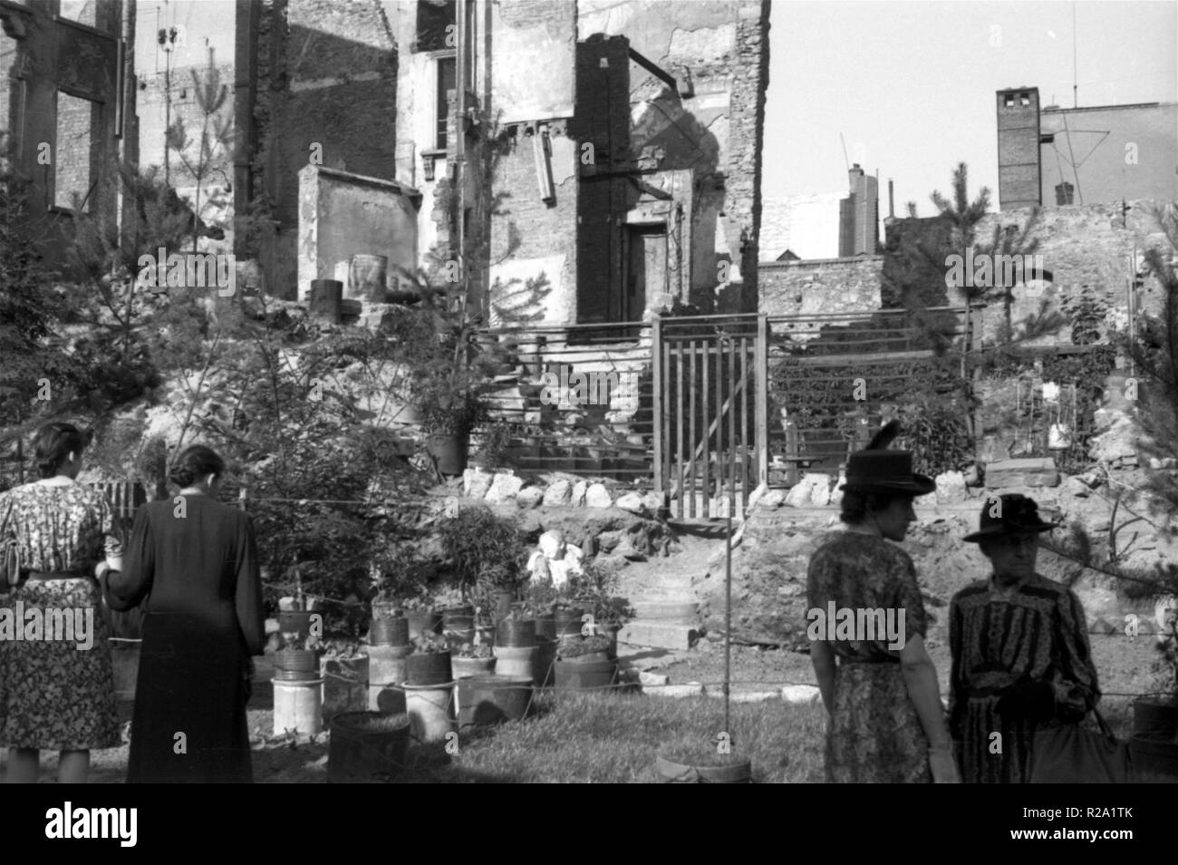 Häuserruinen / Einems britischen Bomberangriff - Häuser Ruinen nach einem britischen Bomber angreifen Stockfoto