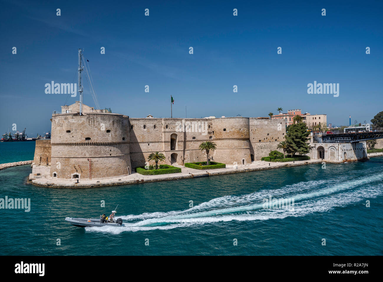 Castello Aragonese aka Castel Sant Angelo, 15. Jahrhundert Schloss, Taranto, Apulien, Italien Stockfoto