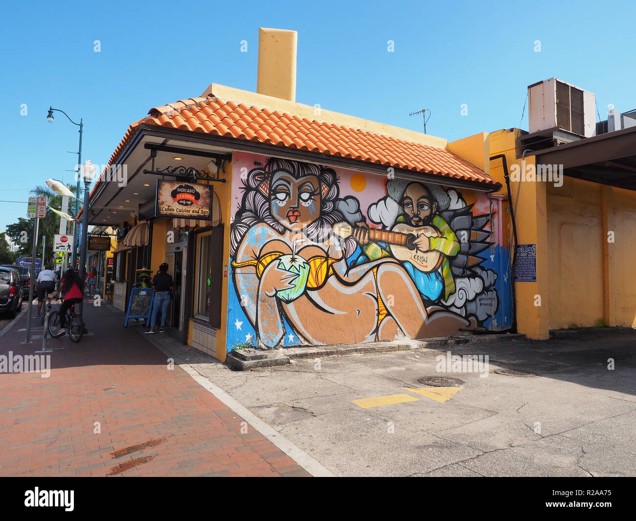 Miami, Florida 10-21-2018 Street Scene in der Calle Ocho - achte Straße in Miami's Little Havana. Stockfoto