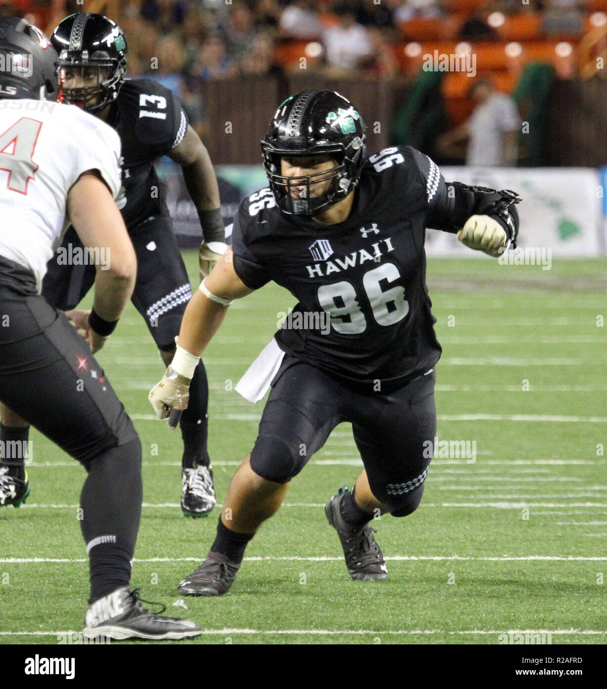 November 17, 2018 - Hawaii Rainbow Warriors defensive lineman Kaimana Padello #96 während eines Spiels zwischen den Hawaii Rainbow Warriors und die UNLV Rebellen am Aloha Stadium in Honolulu, HI Michael Sullivan/CSM Stockfoto