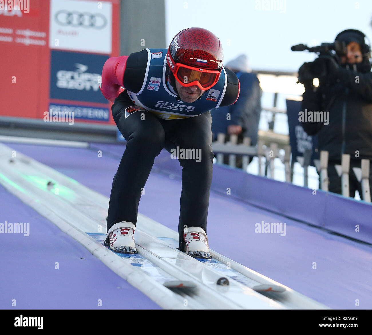 Wisła, Polen. 17. Nov, 2018. Dmitriy Vassiliev in Aktion während der Team Wettbewerb der FIS Skisprung Weltcup in Wisla gesehen. Credit: SOPA Images Limited/Alamy leben Nachrichten Stockfoto