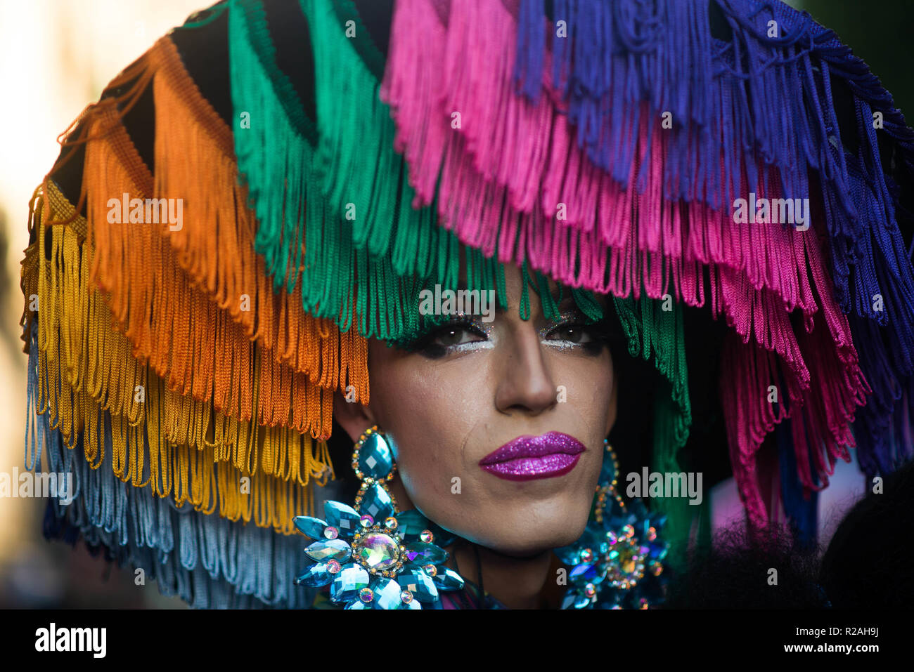 Buenos Aires, Argentinien. 17. Nov, 2018. An diesem Samstag, November 17, Buenos Aires hat eine neue Gay Pride, wo Tausende von Menschen Anerkennung der Rechte der LGBTIQ Gemeinschaft gefordert. Buenos Aires ist die Hauptstadt von Lateinamerika betrachtet, denn es ist eine offene und integrative Stadt für alle Besucher. Credit: Mario De Fina/FotoArena/Alamy leben Nachrichten Stockfoto