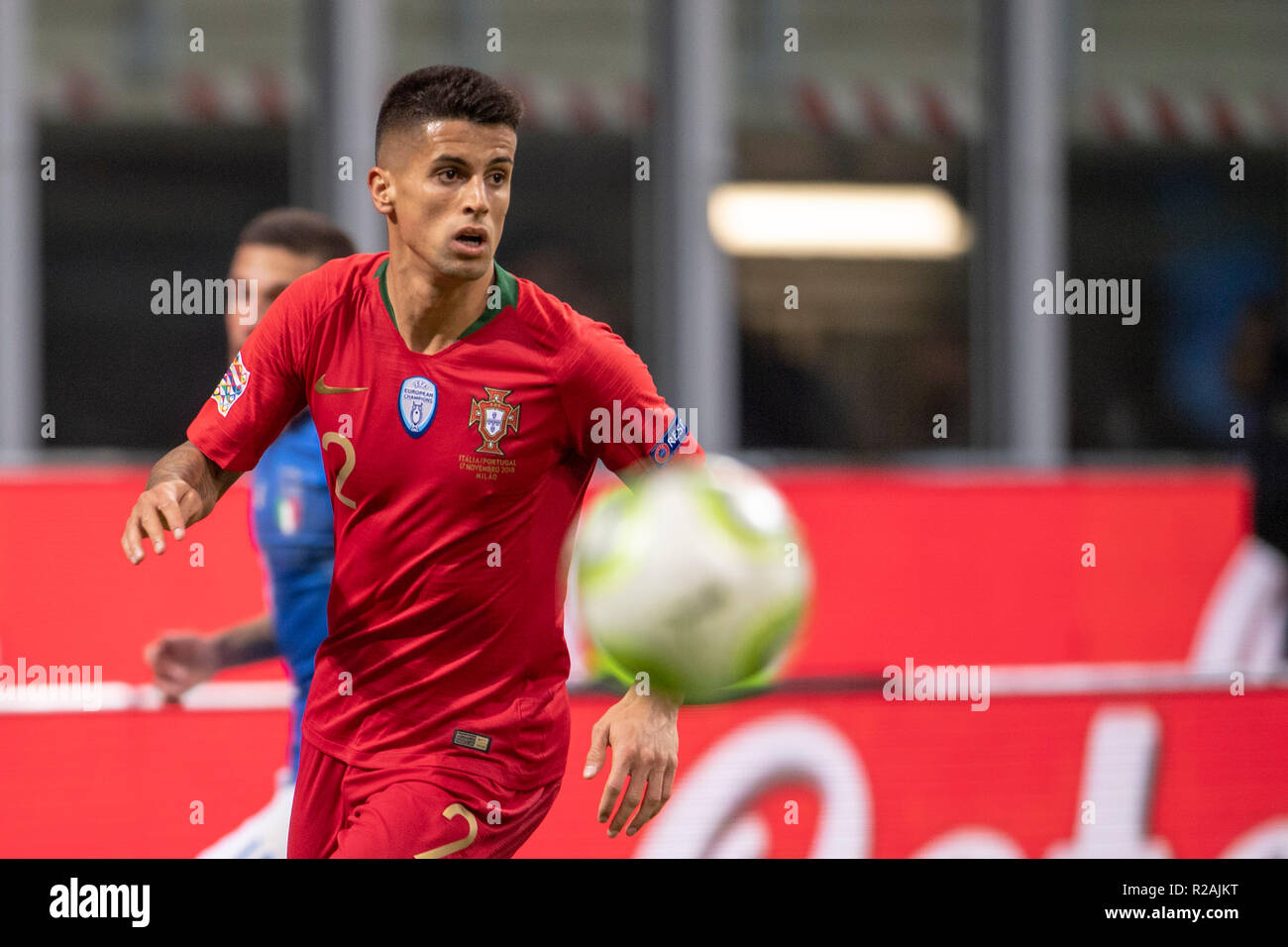 Mailand, Italien. 17. November 2018. Joao Pedro Cavaco Cancelo (Portugal) während der UEFA Nationen Liga 2018-2019 Übereinstimmung zwischen Italien 0-0 Portugal bei Giuseppe Meazza Stadion am 17. November 2018 in Mailand, Italien. (Foto von Maurizio Borsari/LBA) Stockfoto