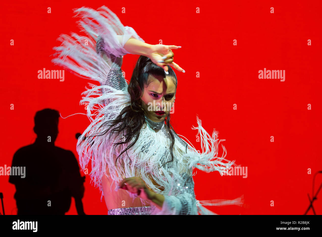 BARCELONA - 15.Juni: Rosalia (flamenco Sänger) führt in ein Konzert im Sonar Festival am 15. Juni in Barcelona, Spanien 2018. Stockfoto