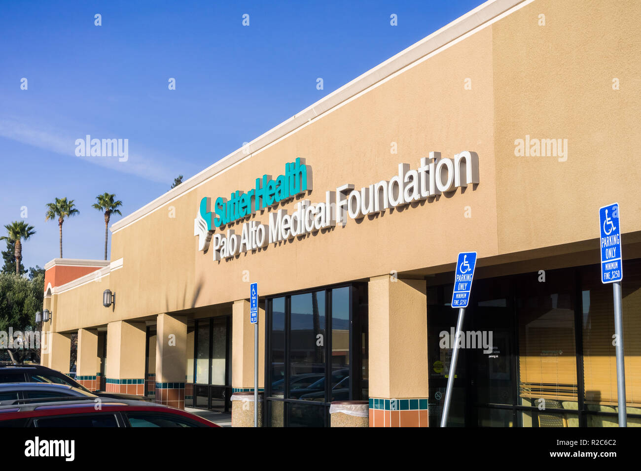 Dezember 27, 2017 Santa Clara/CA/USA - Sutter Gesundheit der Palo Alto Medical Foundation in Santa Clara, San Francisco Bay Area. Stockfoto