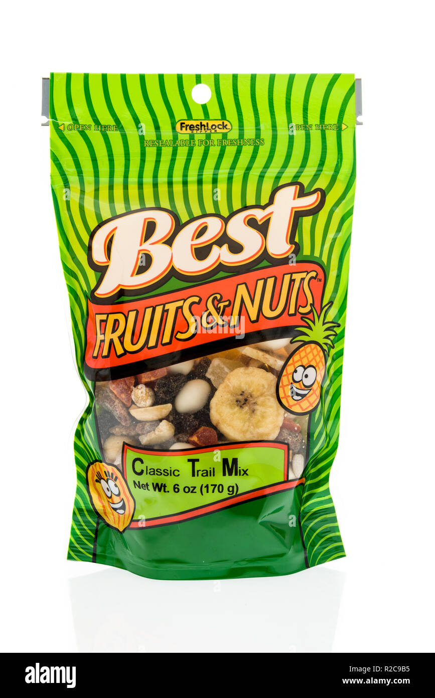 Winneconne, WI - 8. November 2018: ein Paket von besten Früchte und Nüsse trail Mix auf einem isolierten Hintergrund. Stockfoto