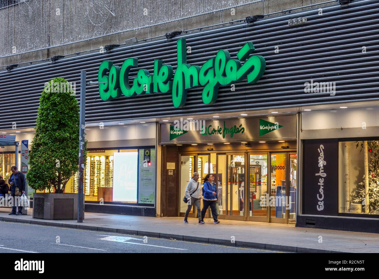 El Corte Ingles Einkaufszentrum, Alicante, Spanien. Stockfoto