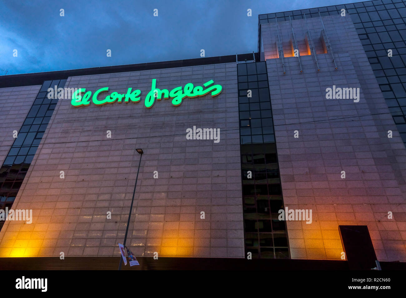 El Corte Ingles Einkaufszentrum, Alicante, Spanien. Stockfoto