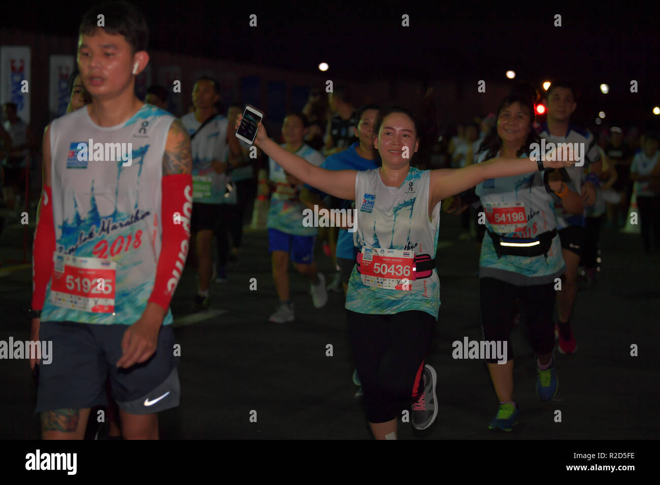 BANGKOK, THAILAND - 18. NOVEMBER: Marathonläufer an BDMS Bangkok Marathon 2018 am 18. November in Bangkok, Thailand 2018. Credit: chatchai Somwat/Alamy leben Nachrichten Stockfoto