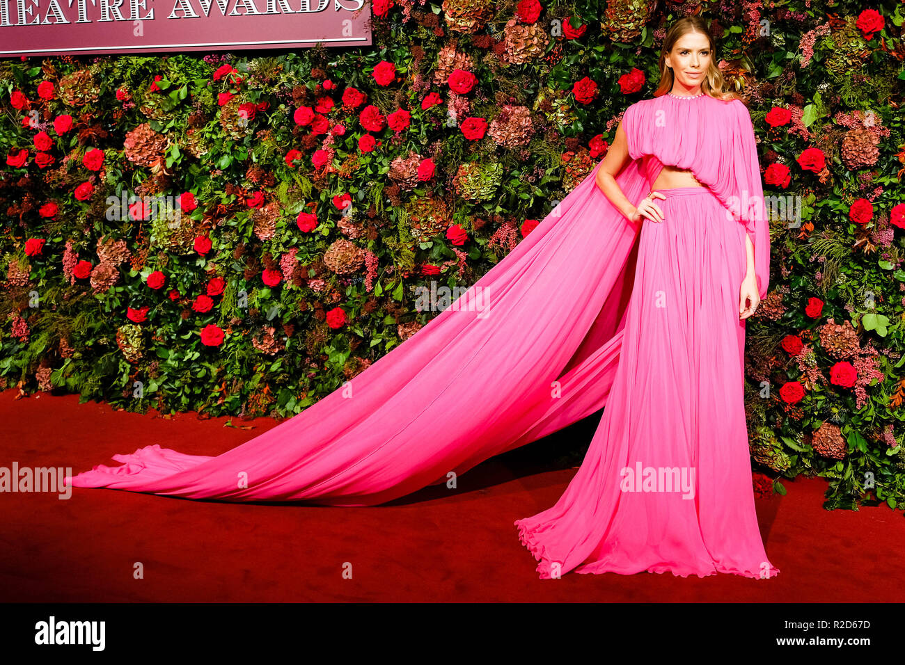 London, Großbritannien. 18 Nov, 2018. Elena Perminova am 64. Evening Standard Theater Awards 2018 am Sonntag, den 18. November 2018 im Theatre Royal Drury Lane, London statt. Im Bild: Elena Perminova. Credit: Julie Edwards/Alamy leben Nachrichten Stockfoto