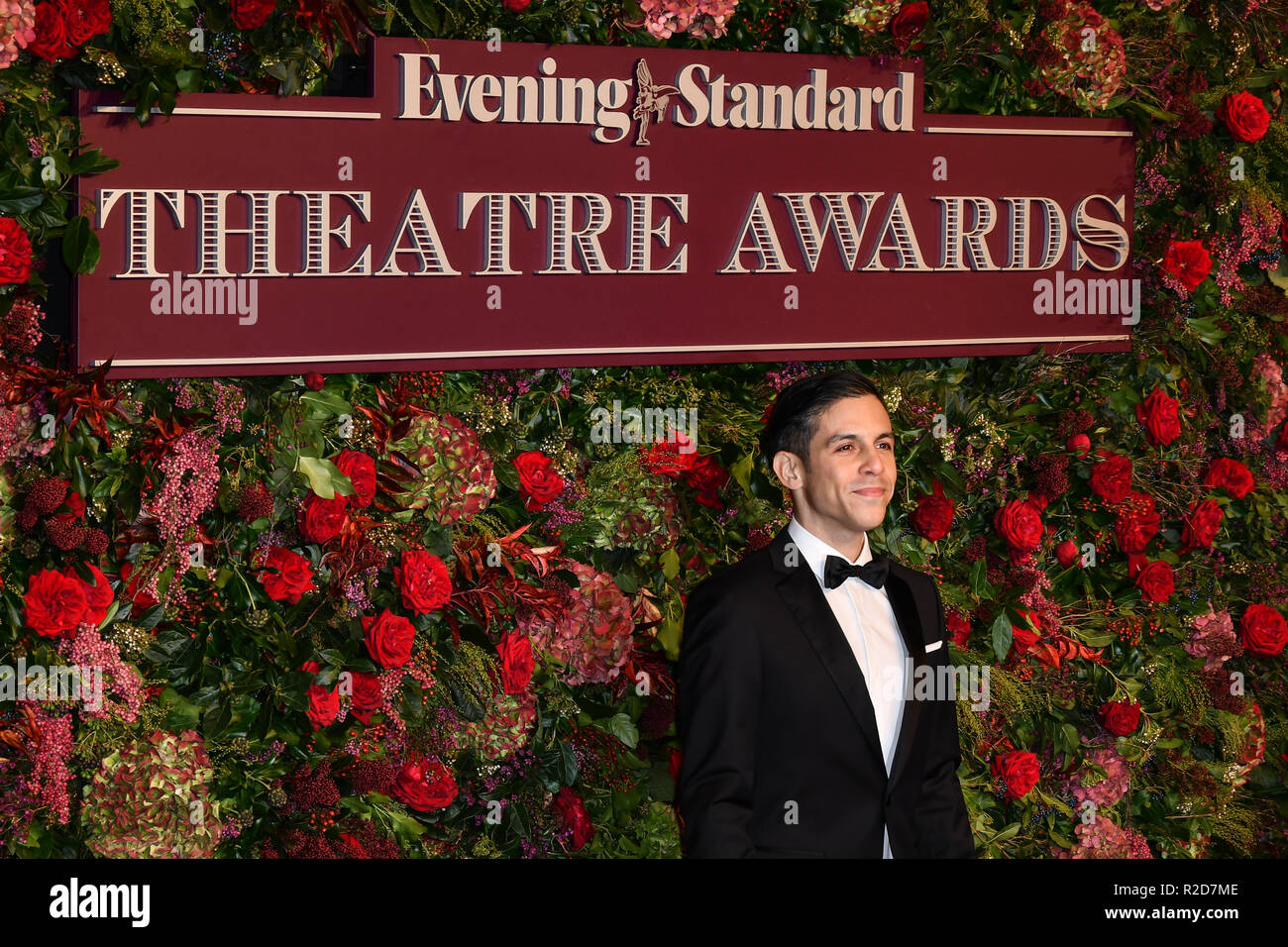 London, Großbritannien. 18 Nov, 2018. Matthew Lopez besucht die 64th Evening Standard Theater Award Theatre Royal, am 18. November 2018, London, UK. Bild Capital/Alamy leben Nachrichten Stockfoto