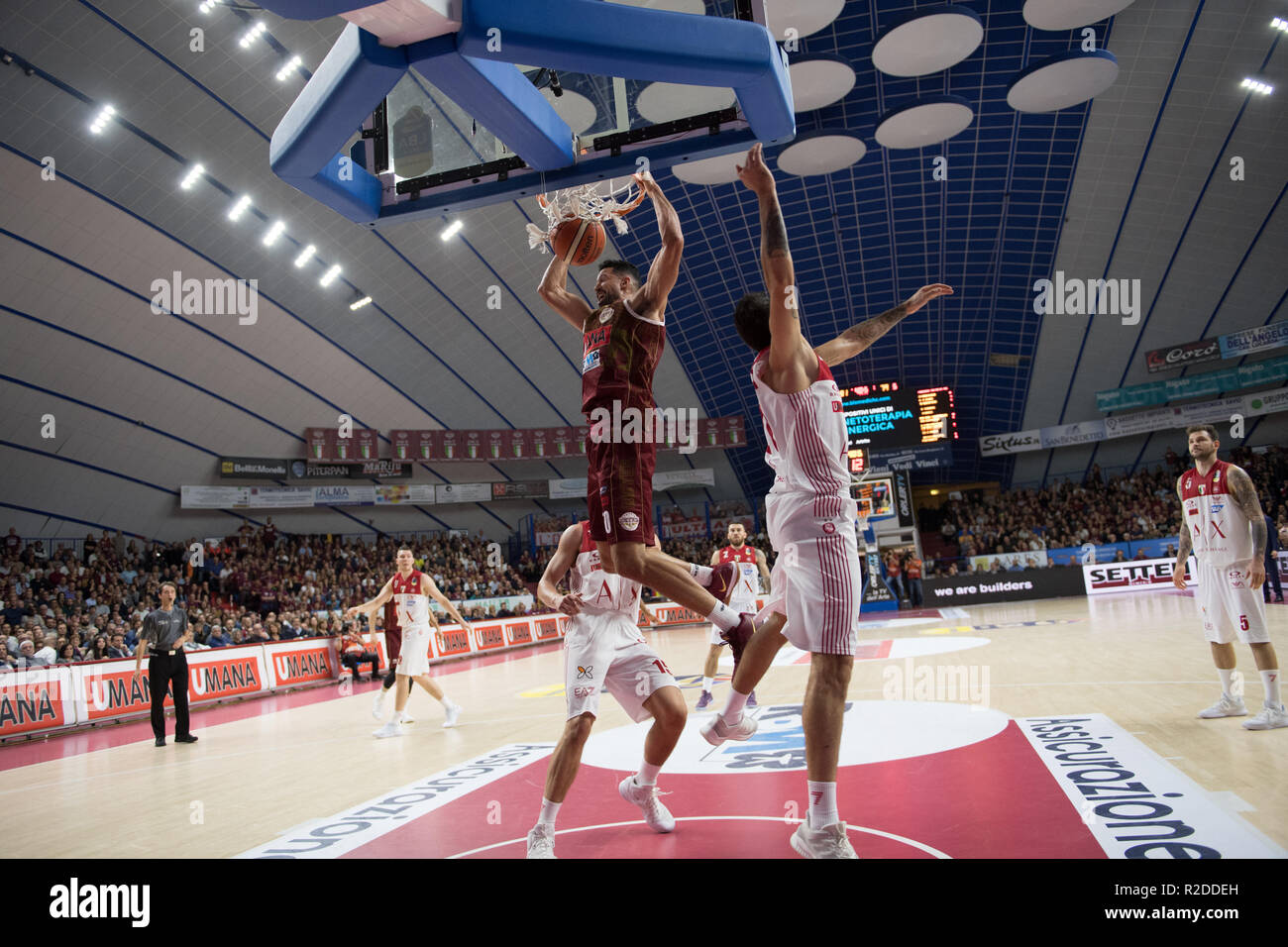 Watt Mitchell in der SerieA LBA Basketball Match zwischen Umana Reyer Vs Ax Armani Mailand in Mestre (Ve) in der 7.Spieltag der PALASPORT TALIERCIO, Mestre in Venedig am 18. November 2018 Stockfoto