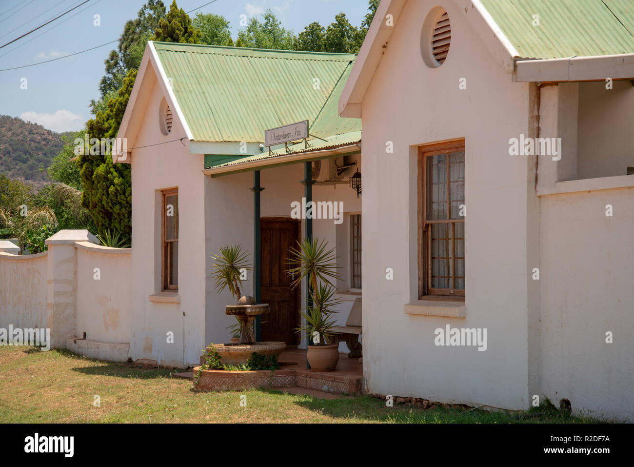 Vredefort, Südafrika, 19. November 2018. Die Venterskroon Inn, an der Vredefort Dome Weltkulturerbe im Freistaat. Das Zentrum der Vredefort Dome, dem größten verifiziert Einschlagskrater auf der Erde ist die Heimat der alten gold-rush Städte Vredefort und Venterskroon. Das Inn wurde 1891 erbaut und diente einst als Limousine und Bordell. Credit: Eva-Lotta Jansson/Alamy leben Nachrichten Stockfoto