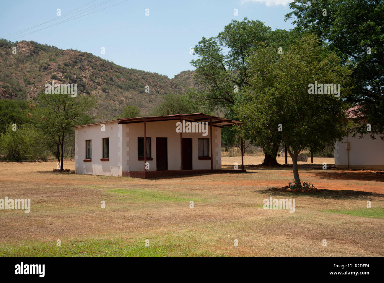 Vredefort, Südafrika, 19. November 2018. Ein Haus in Venterskroon, im Freistaat. Das Zentrum der Vredefort Dome, dem größten verifiziert Einschlagskrater auf der Erde ist die Heimat der alten gold-rush Städte Vredefort und Venterskroon. Credit: Eva-Lotta Jansson/Alamy leben Nachrichten Stockfoto