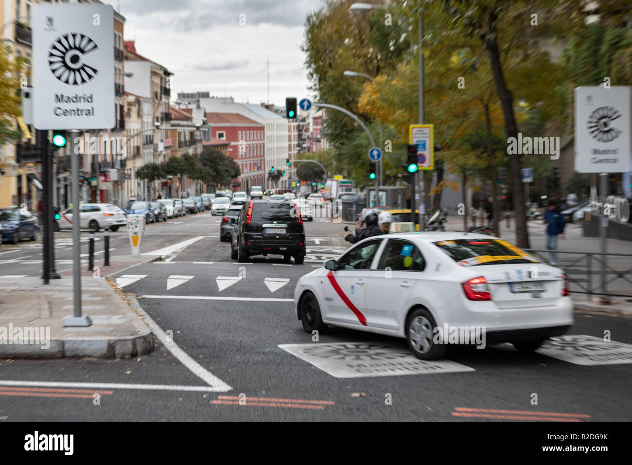 Madrid, Spanien. 19. November 2018. Madrid Central, einem verkehrsberuhigten Bereich, der für die meisten der Stadt Distrikt Centro ab Am 30. November. Dies ist San Bernardo st. Eingang. Credit: Pedro Cobo/Alamy leben Nachrichten Stockfoto