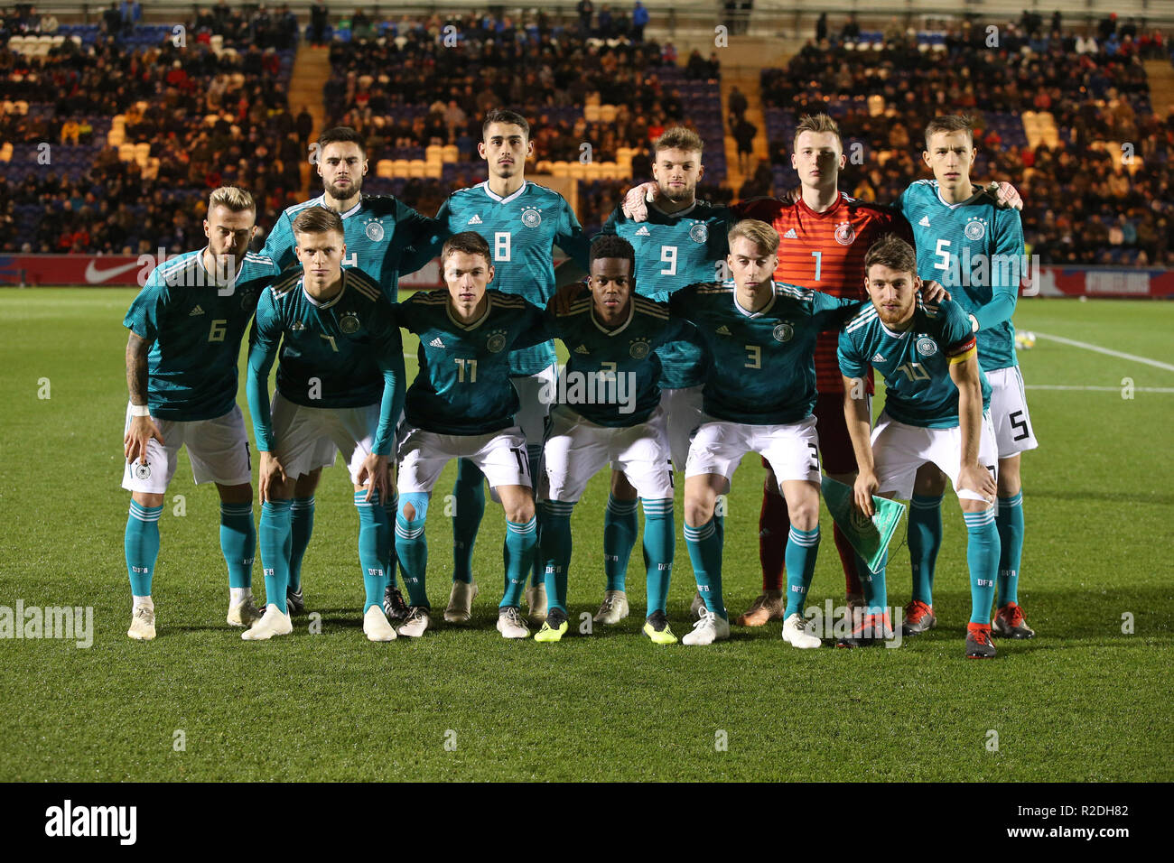 Colchester, Großbritannien. 19. November 2018. Die Deutschland team Line up vor dem Internationalen Freundschaftsspiel zwischen England U20 und U20 an JobServe Gemeinschaft Stadion am 19. November 2018 in Colchester, England. (Foto von Paul Chesterton/phcimages) Credit: PHC Images/Alamy leben Nachrichten Stockfoto