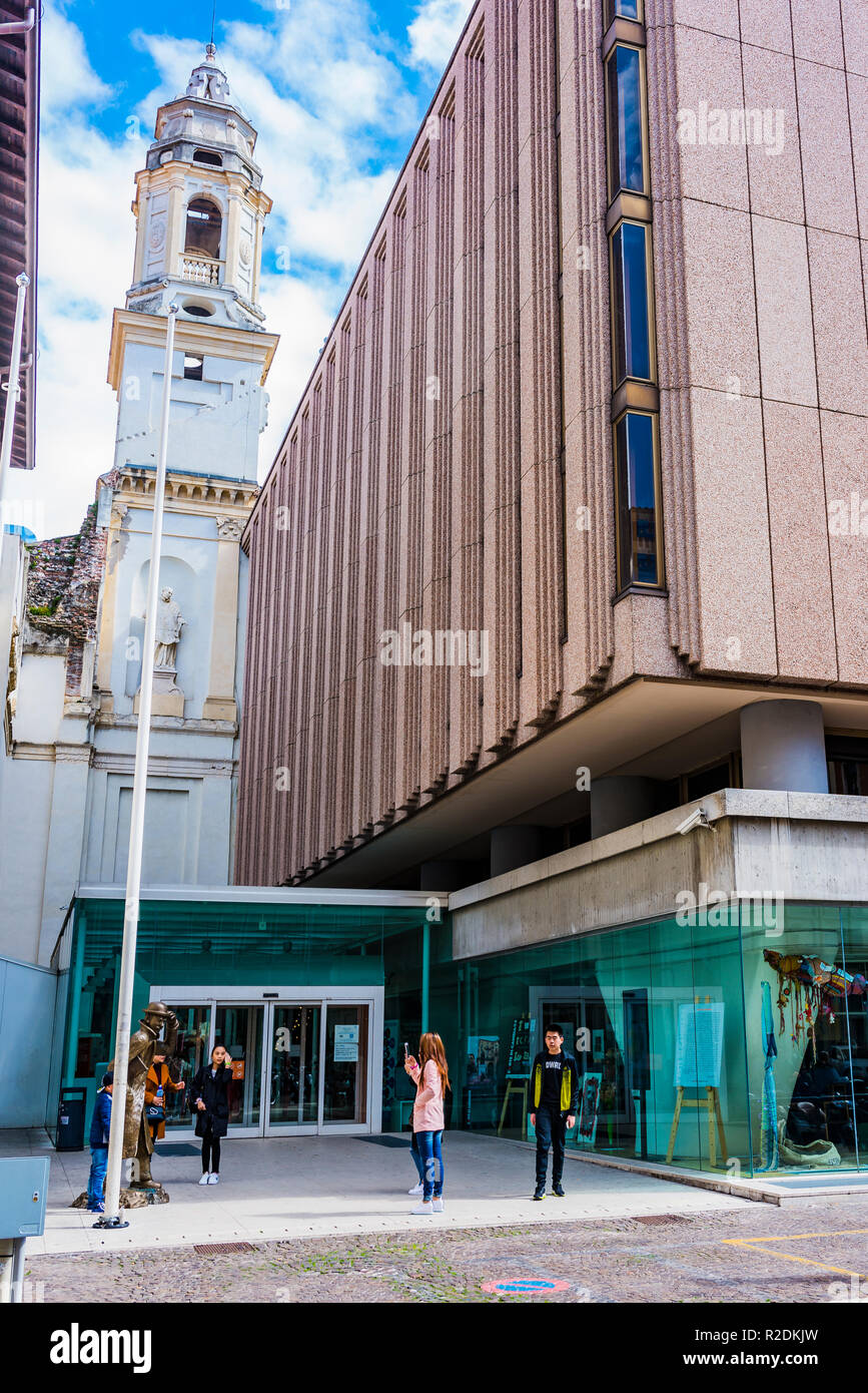 Biblioteca Civica di Verona. Die Stadtbibliothek von Verona erscheint in der ersten Plätze unter ähnlichen Einrichtungen für die Menge und Qualität der Li Stockfoto