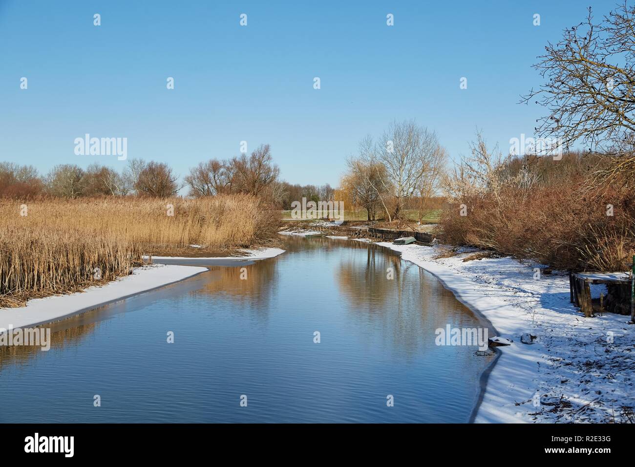 Lakeside Winterlandschaft Stockfoto