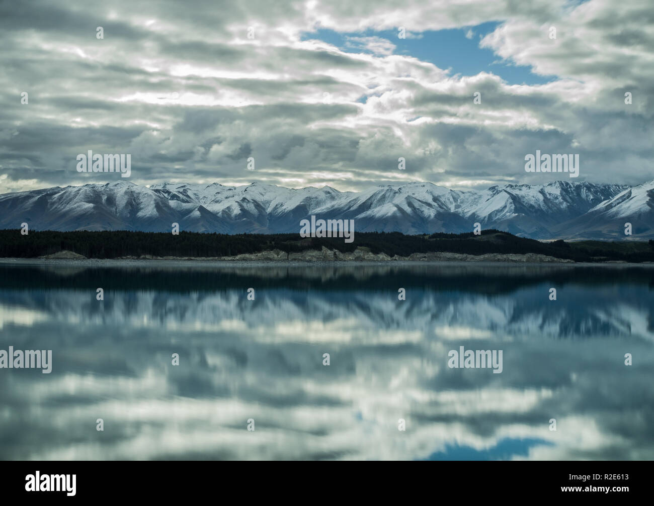 Majestätischer Berg Aoraki hoch und mit einer atemberaubenden schneekappe geschmückt Stockfoto