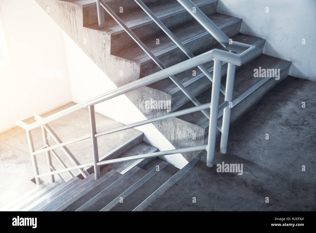 Treppe not Treppe, Treppe im Bürogebäude. Stockfoto