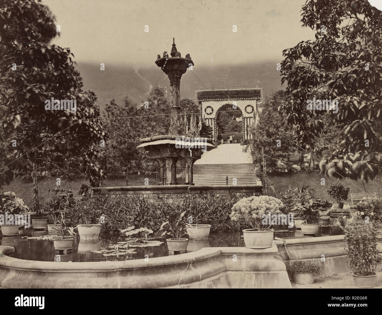 Grant's World Tour China. Hong Kong. Brunnen, Gärten, und Willkommen arch. Mai 16, 1879. Stockfoto