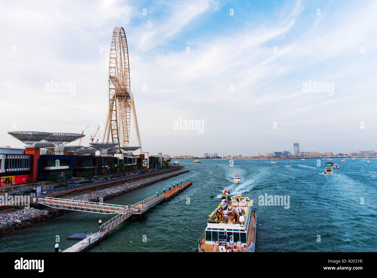 Dubai, Vereinigte Arabische Emirate - November 16, 2018: Ain Dubai Riesenrad und Bluewaters Insel neu Freizeit und Reisen vor Ort in Dubai Blick von geöffnet Stockfoto