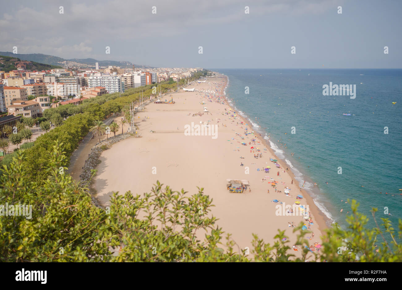 Panorama der Ferienort Calella an einem Sommertag. Spanien. Stockfoto