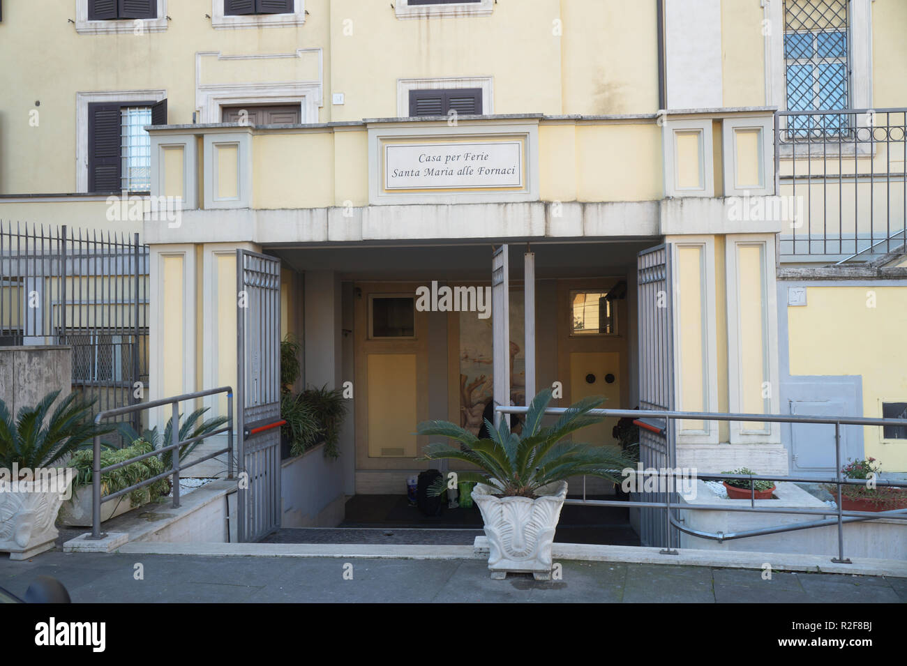 Santa maria delle grazie alle fornaci rom italien Fotos und