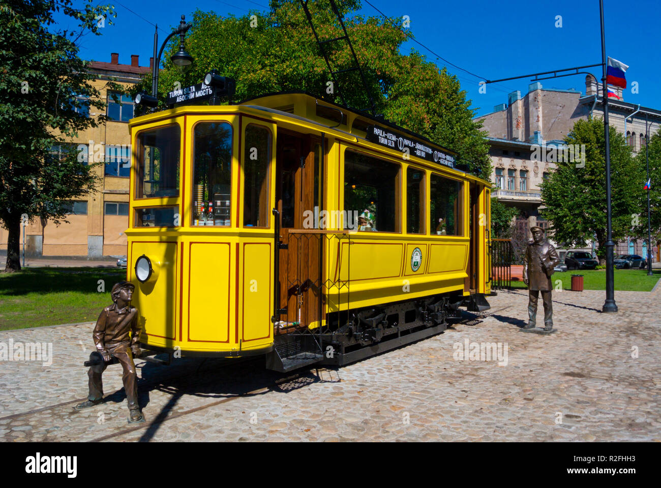 Tramvayny Skver, alte Tram als Café, Krespostnaya, Wyborg, Russland Stockfoto