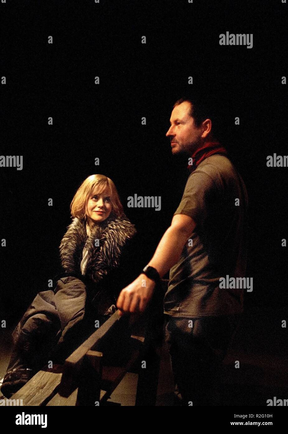 Dogville Jahr: 2003 Dänemark Regie: Lars von Trier Nicole Kidman, Lars von Trier schießen Bild Stockfoto