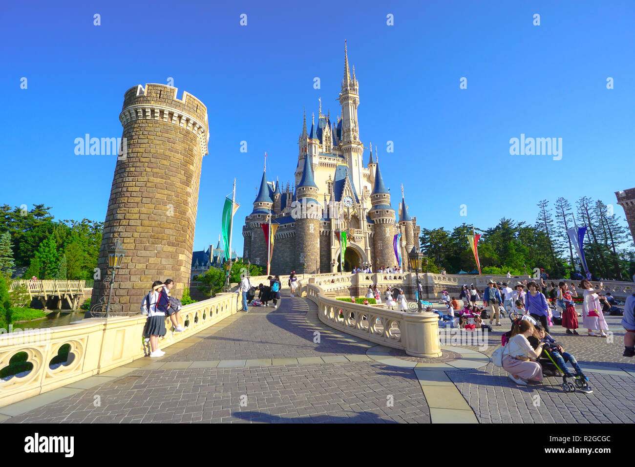 Schöne Cinderella Castle, das Symbol von Tokyo Disneyland in Tokio Disney Resort in Urayasu, Präfektur Chiba, Tokio, Japan Stockfoto