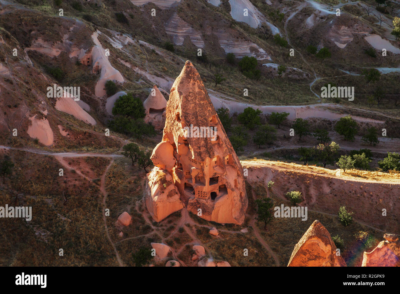 Fantastische Bergwelt im Zentrum der Türkei. Die unglaubliche Landschaft von Kappadokien. Stockfoto