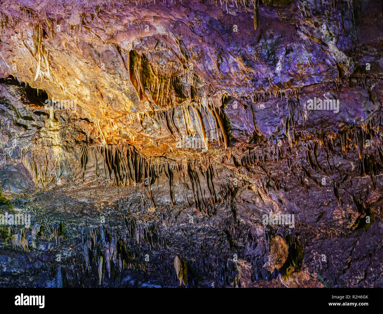 Berühmte prometheus Höhle in der Nähe von Kutaissi mit zahlreichen Stalaktiten und Stalagmiten Stockfoto