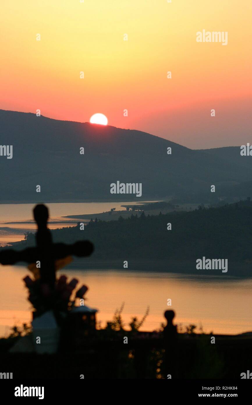 Sonnenaufgang am Plastira limni Stockfoto