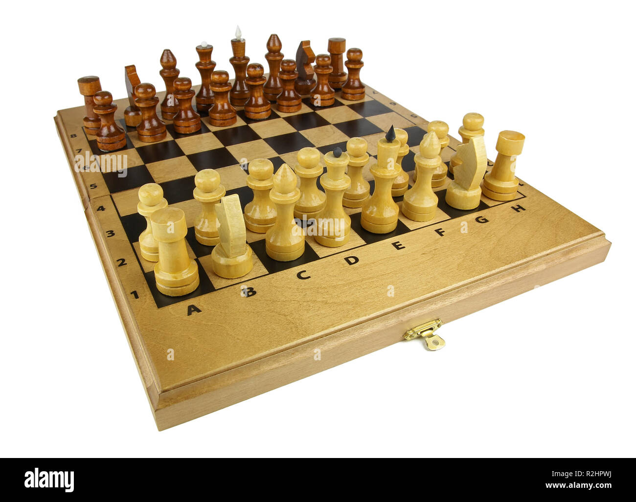Hellen und dunklen Schachfiguren auf einem Schachbrett auf hellem Hintergrund isoliert Stockfoto