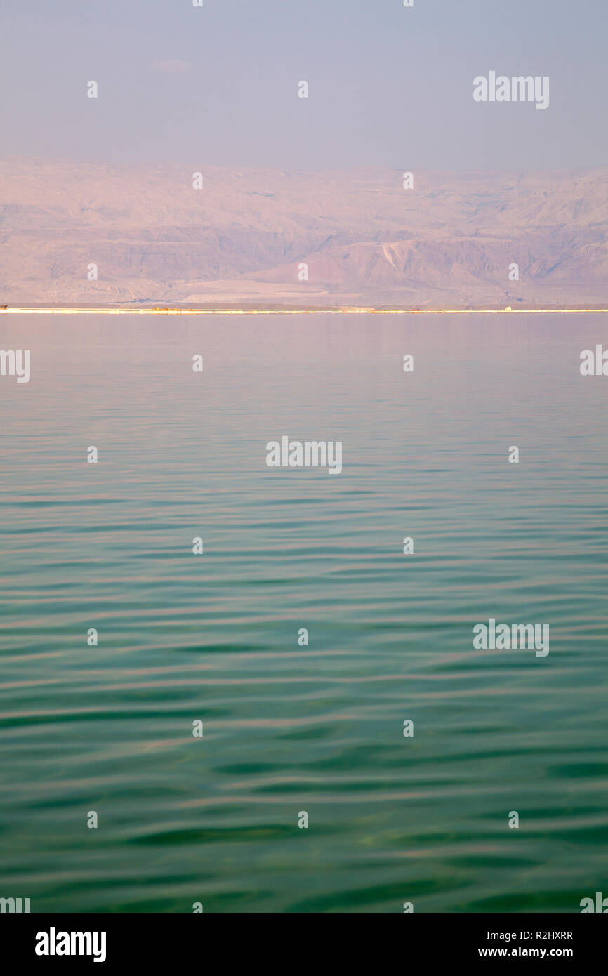 Toten Meer und Aussicht über das Wasser nach Jordanien - Israel Stockfoto