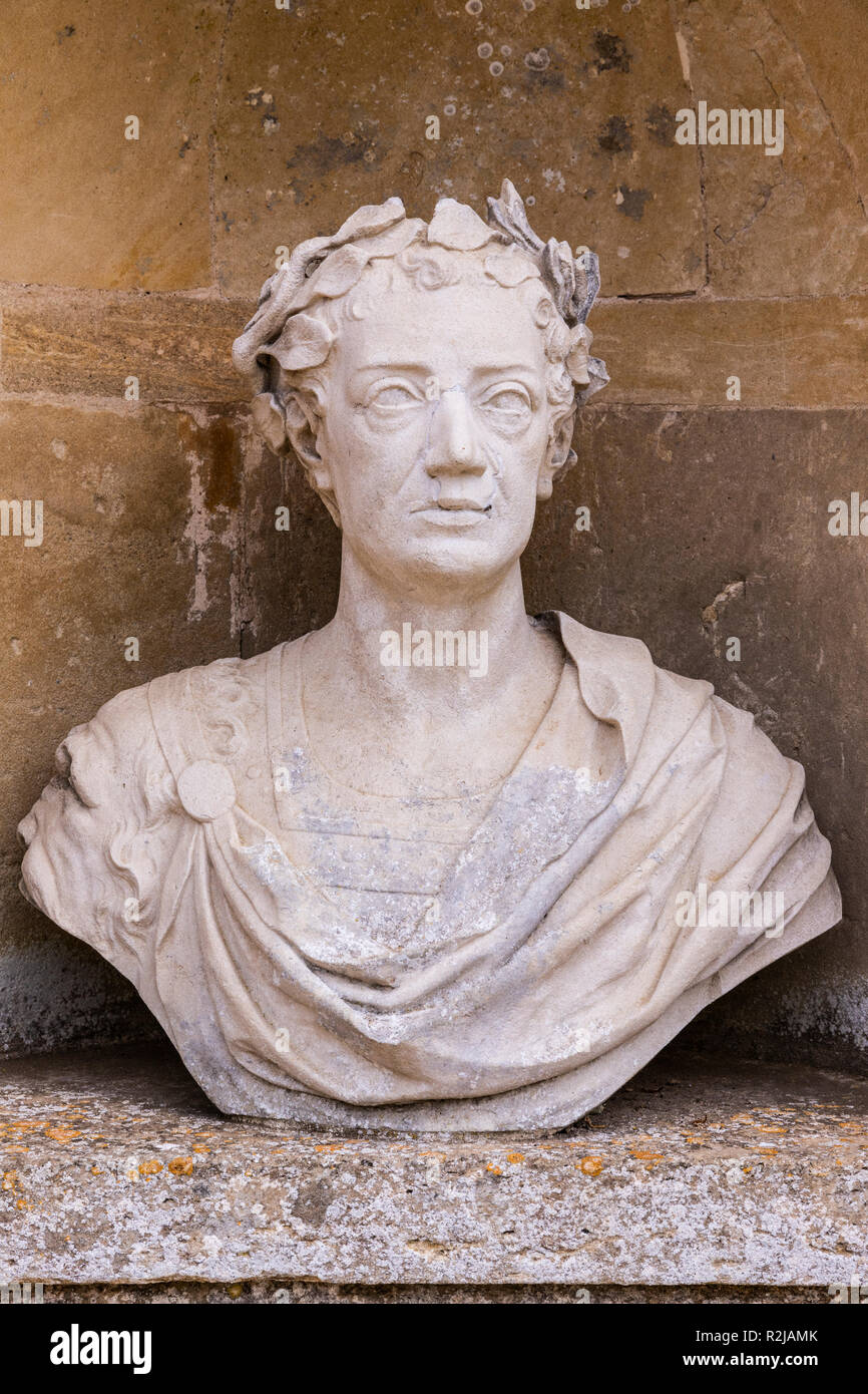 Eine Büste von König William III. im Tempel des Britischen Glaubenshelden in Stowe House Gardens, Buckinghamshire UK Stockfoto
