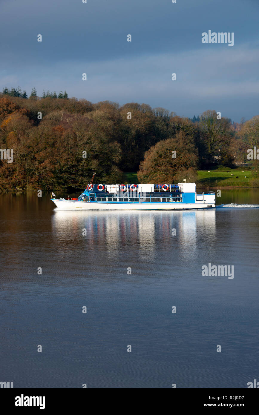 Miss Cumbria III Passagier Schiff unterwegs am Lake Windermere im Lake District National Park in der Nähe Bowness Cumbria England United Kingdom Stockfoto