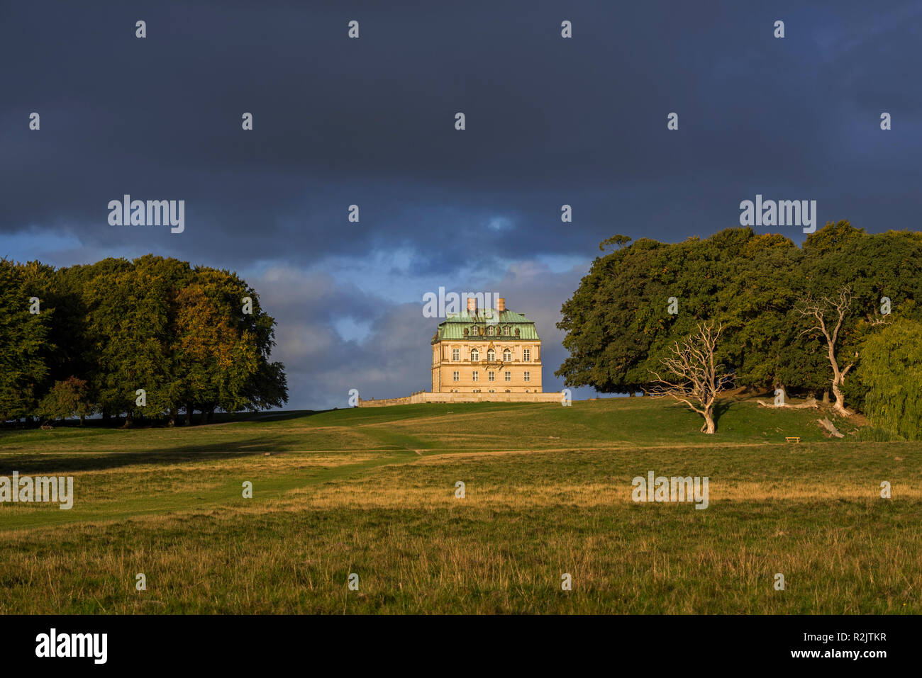 Eremitage, königlichen Jagdschloss aus dem 18. Jahrhundert im Barockstil an jægersborg Dyrehaven/Jægersborg Dyrehave, Forest Park nördlich von Kopenhagen, Dänemark Stockfoto
