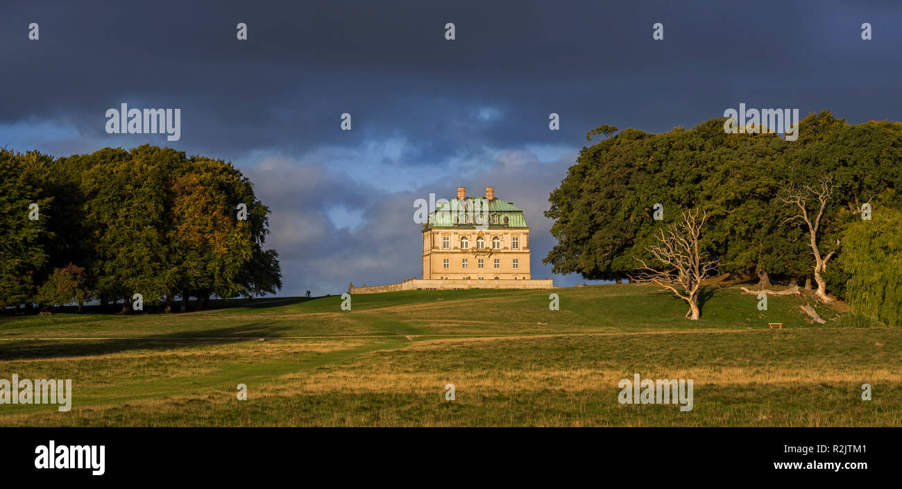 Eremitage, königlichen Jagdschloss aus dem 18. Jahrhundert im Barockstil an jægersborg Dyrehaven/Jægersborg Dyrehave, Forest Park nördlich von Kopenhagen, Dänemark Stockfoto