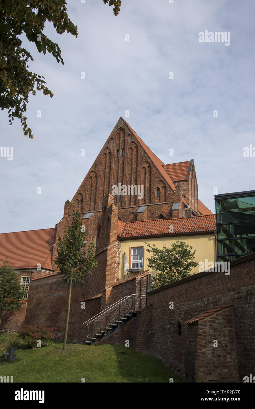 Deutsches Meeresmuseum ist im gotischen St. Catherine's Kirche in Stralsund in Mecklenbug-Vorpommern in Deutschland. Stockfoto