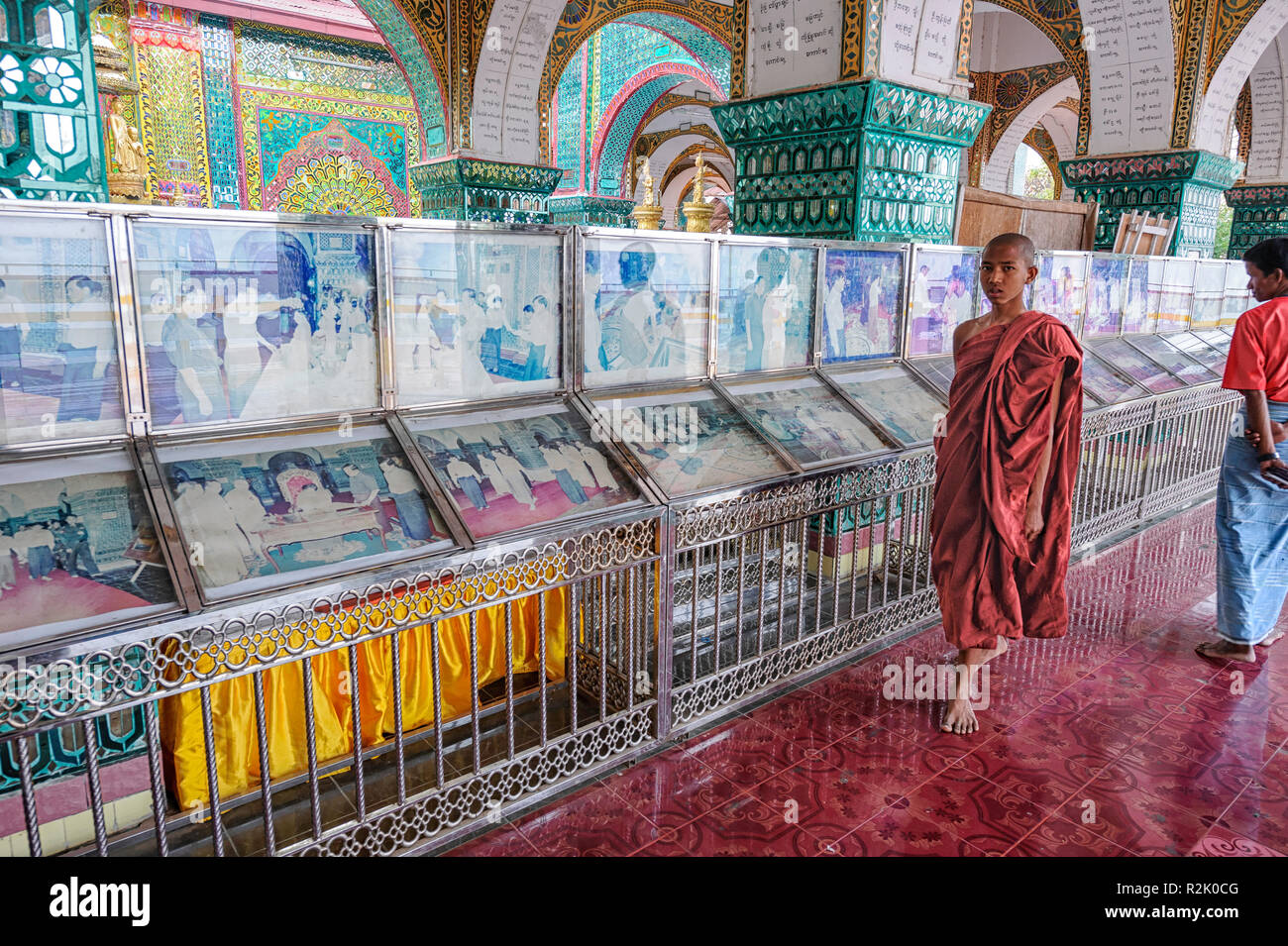 Fotos angezeigt, die mit dem Su Taung Pyae Pagode, Mandalay Hill, Mandalay, Myanmar Stockfoto