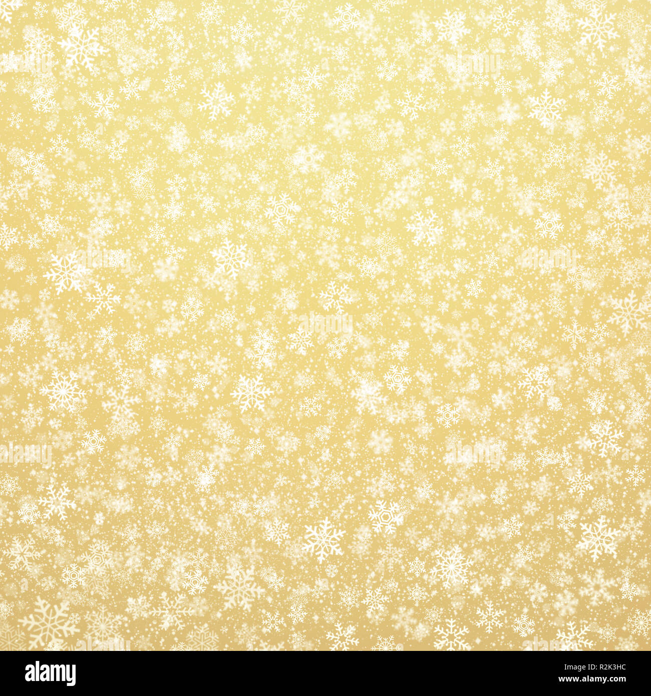 Weiße Schneeflocken Formen und fallenden Schnee auf einen goldenen Hintergrund. Weihnachten saisonale Material. Stockfoto