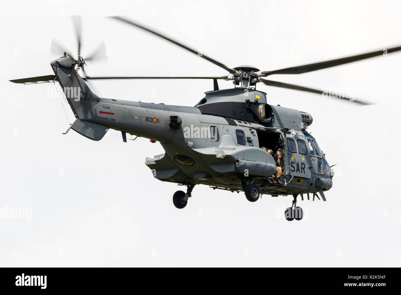 - GILZE Rijen, Niederlande - 30. MAI 2018: Die spanische Luftwaffe als.332 Puma militärischen Kampf Suche und Rettung Hubschrauber Gilze-Rijen airbase anreisen. Stockfoto
