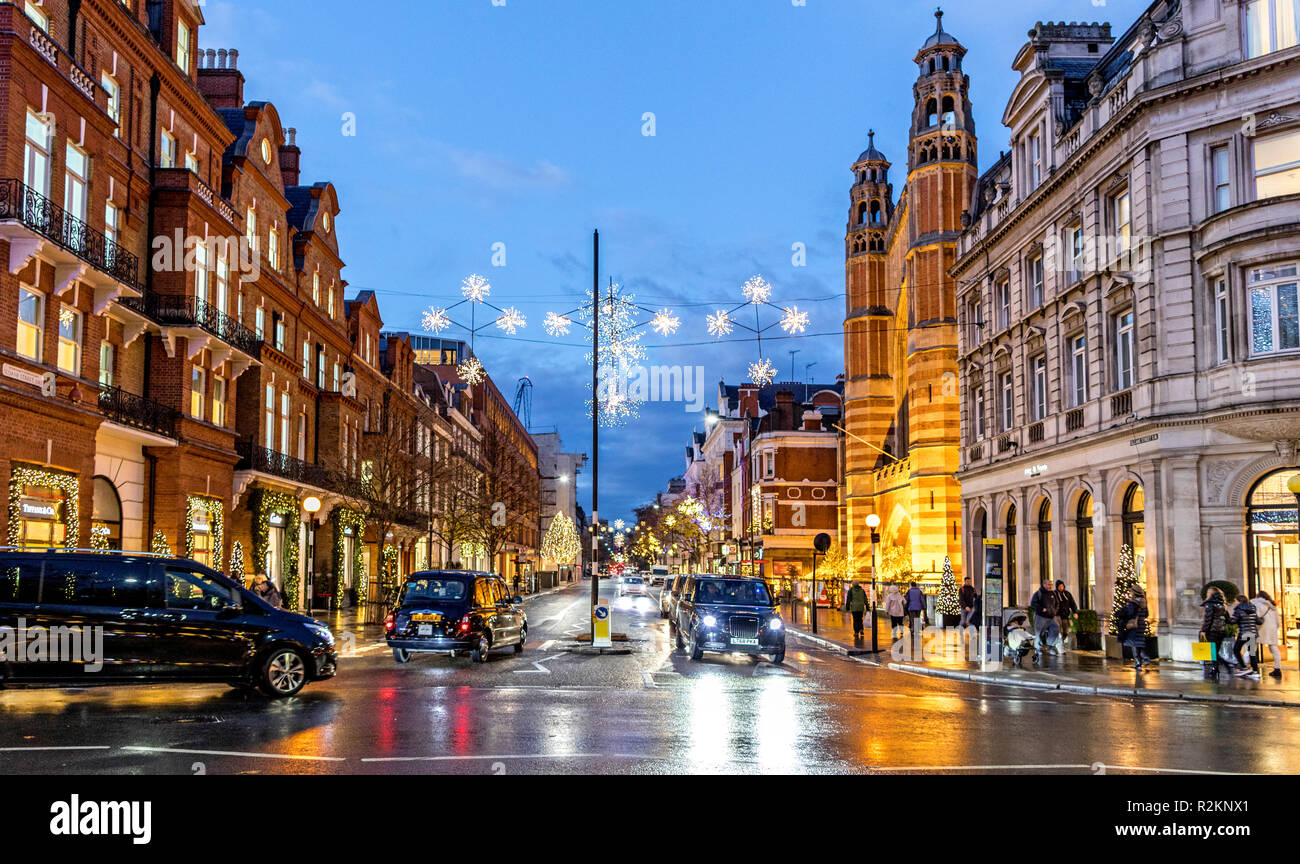 Sloane Street an Weihnachten bei Nacht London UK Stockfoto