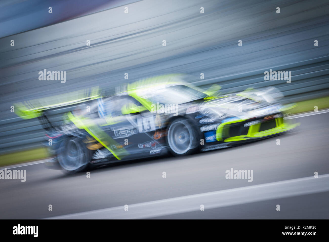 Porsche Carrera Cup Race Car, Bewegungsunschärfe Stockfoto