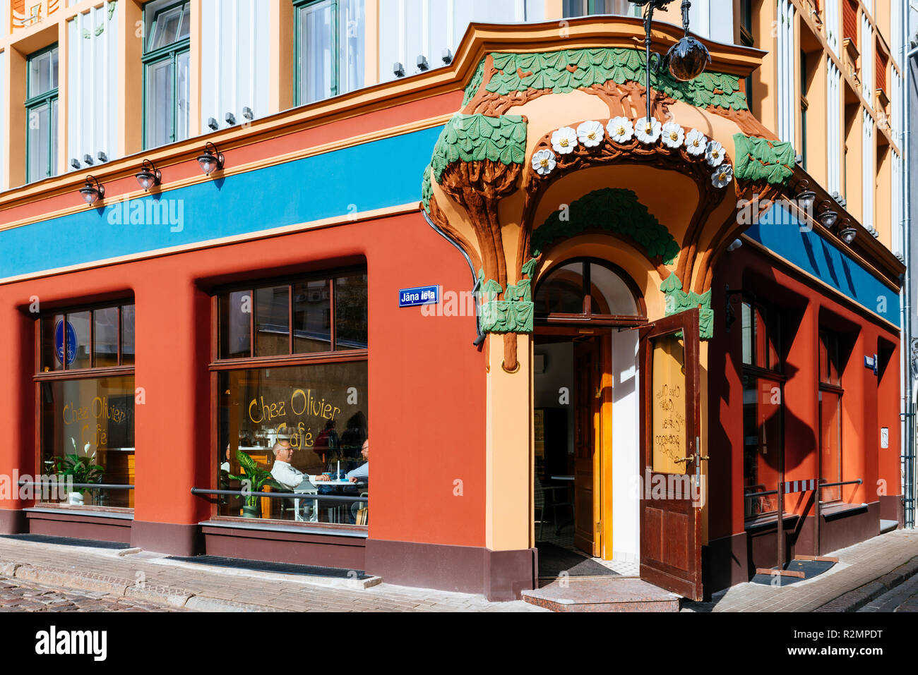Cafe Chez Olivier. Architektur im Jugendstil in Riga. Riga, Lettland, Baltikum, Europa. Stockfoto