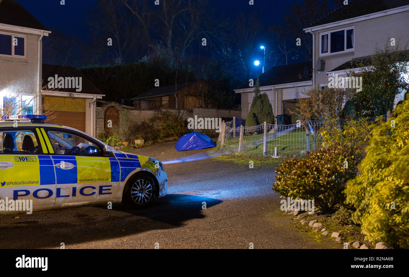 Inverness, Schottland, Großbritannien. 20. November 2018. Dies ist ein Bild von der Polizei Szene relativ zu folgenden PR - PR 23324 20. November 2018 Zur sofortigen Veröffentlichung Untersuchung in ungeklärten Tod des Menschen in Schottland Inverness Polizei untersucht den ungeklärten Tod eines Mannes in Inverness, der als Gavin Grant, 32 genannt werden kann. Herr Bewilligung wurde zur raigmore Hospital in Inverness genommen, nachdem die Polizei an eine Eigenschaft in dem Craigard Terrasse der Stadt kurz vor 6.45 Uhr am Samstag, den 17. November genannt wurden. Credit: JASPERIMAGE/Alamy leben Nachrichten Stockfoto